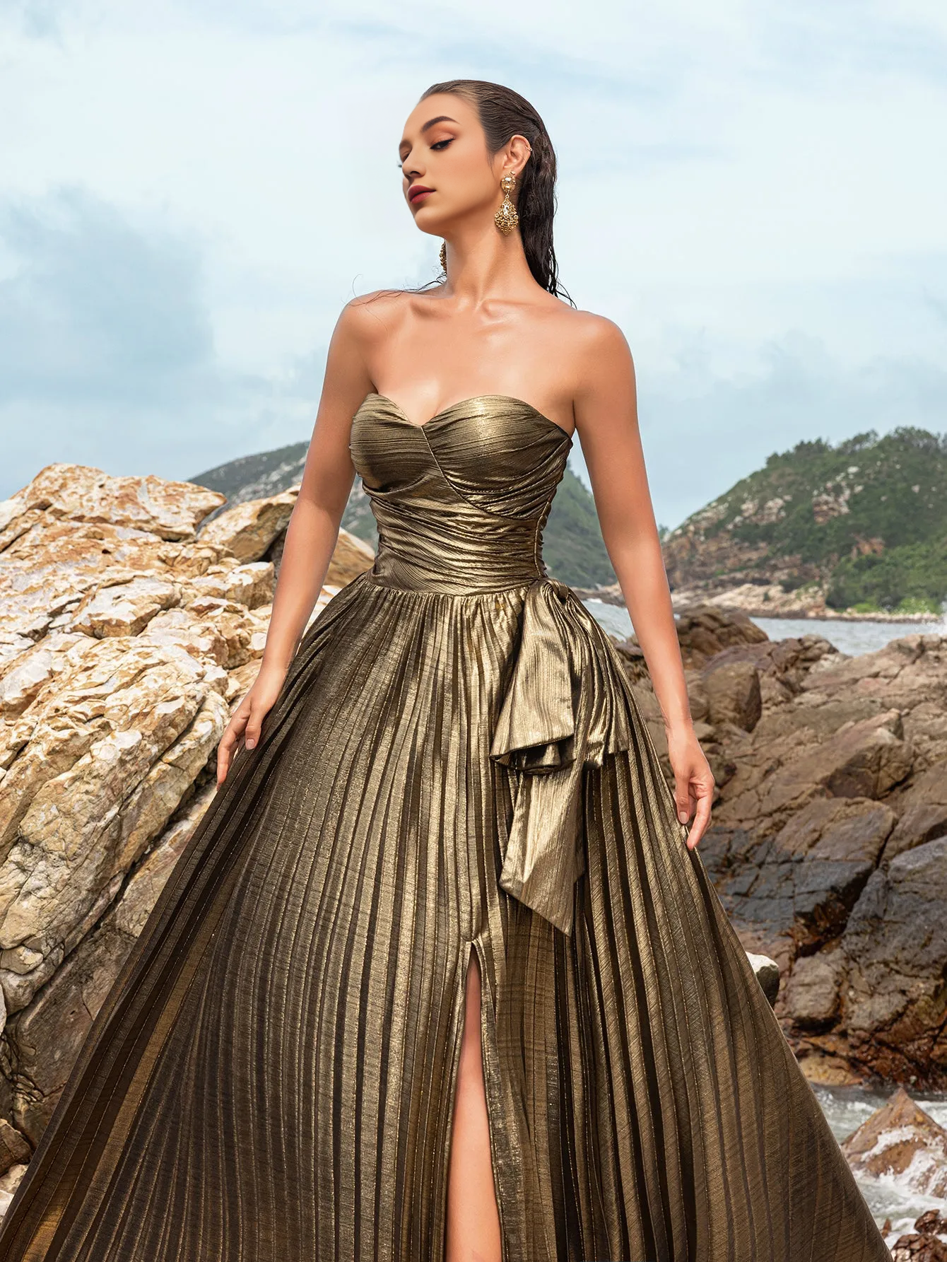 QIAIWAN Gorgeous Wrinkled Tight Strapless and Sleeveless Ball Dress