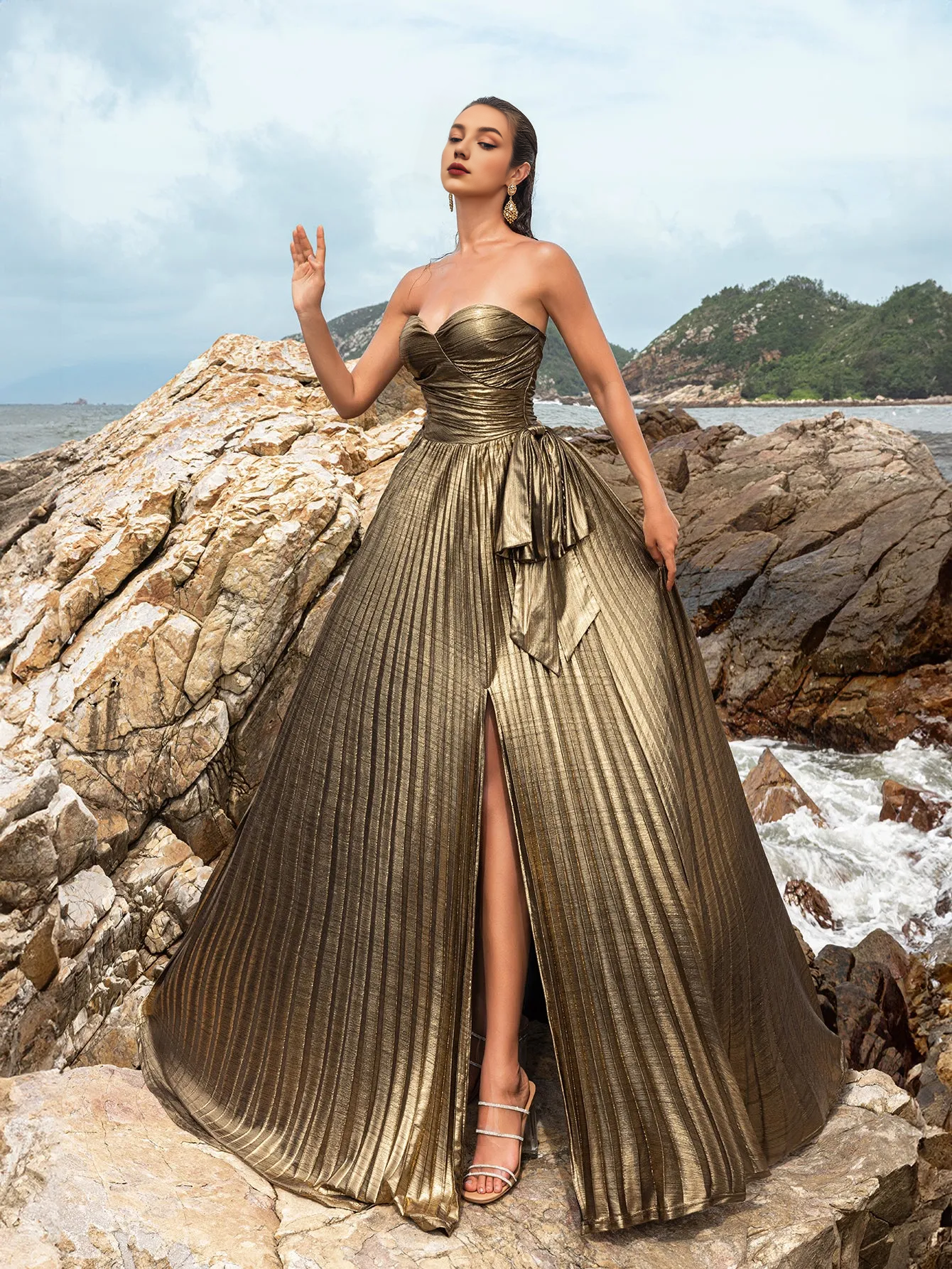 QIAIWAN Gorgeous Wrinkled Tight Strapless and Sleeveless Ball Dress