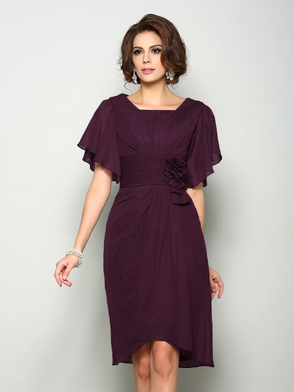 A-Line/Princess Square Hand-Made Flower Short Sleeves Short Chiffon Mother of the Bride Dresses