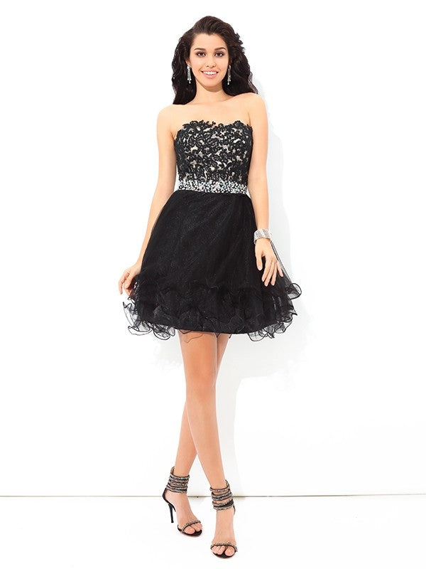 A-Line/Princess Sweetheart Applique Sleeveless Short Satin Cocktail Dresses