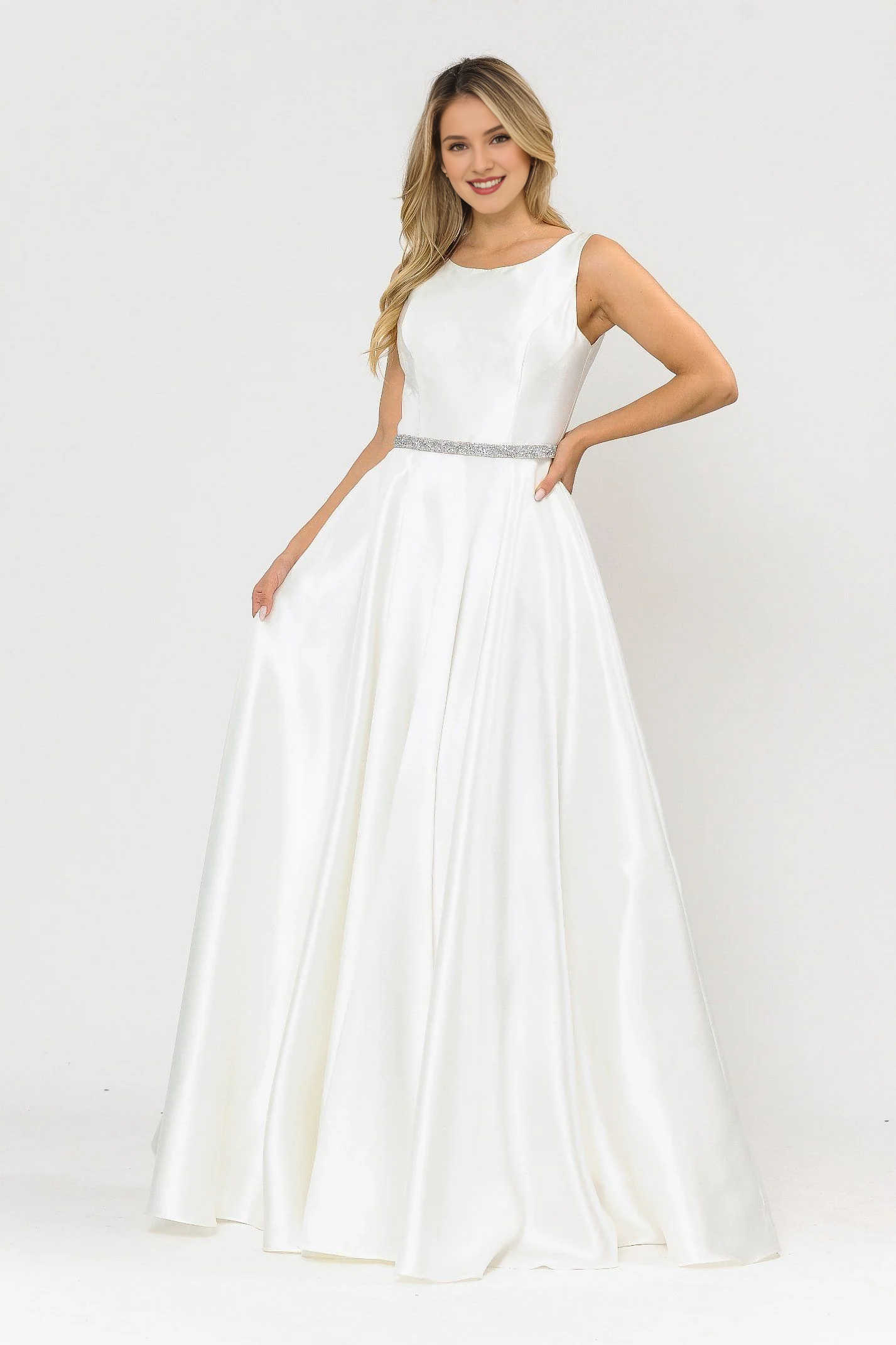 QIAIWAN Dress satin sleeveless backless ball gown