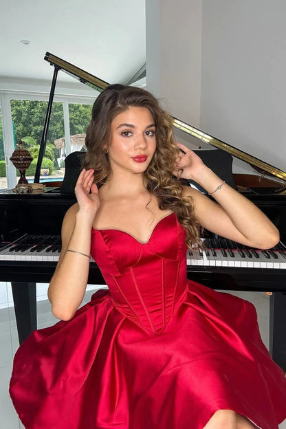 Sweetheart Red Satin A-line Short Homecoming Dresses