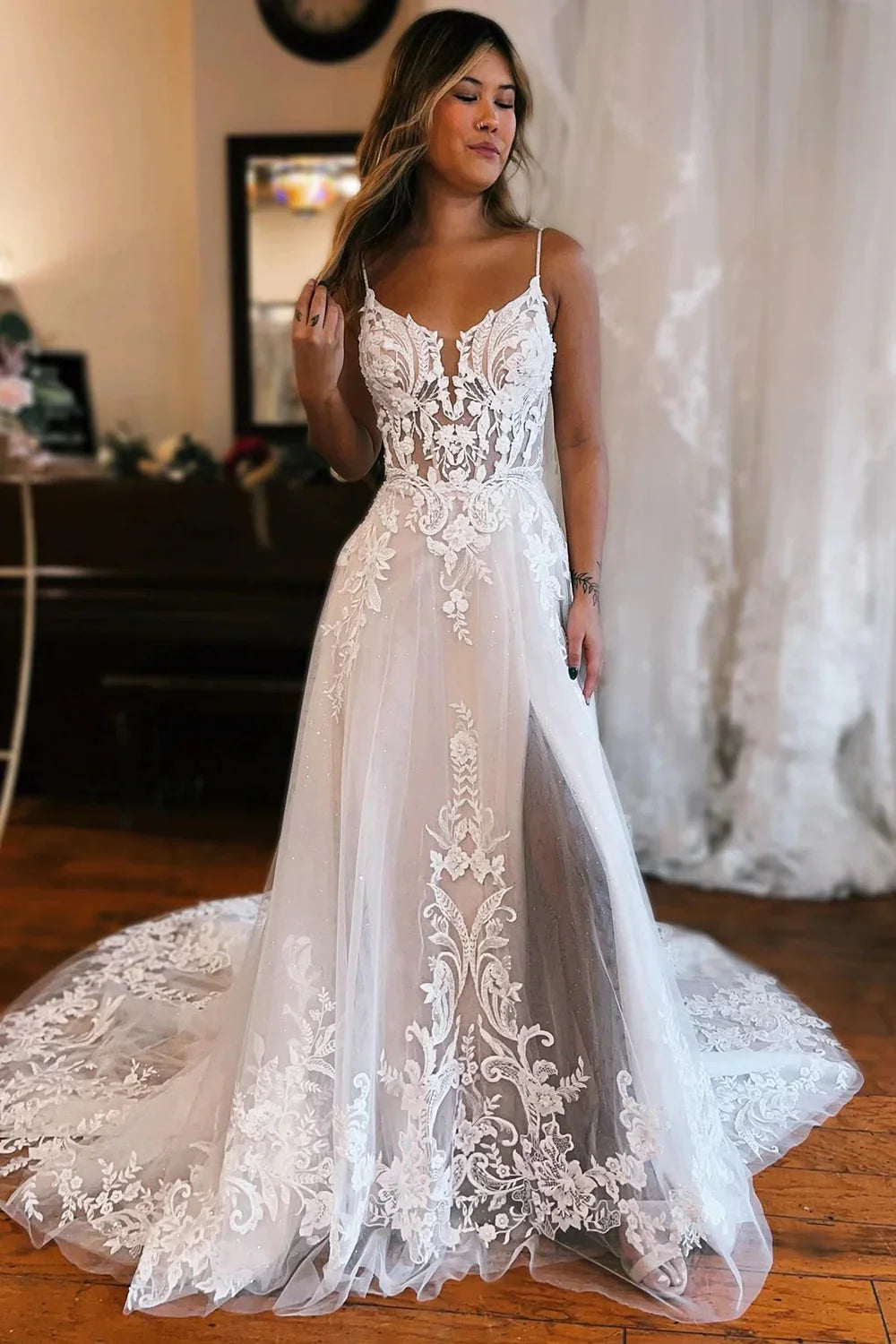 Gorgeous A-Line Cold Sleeves Tulle Lace Beach Wedding Dresses