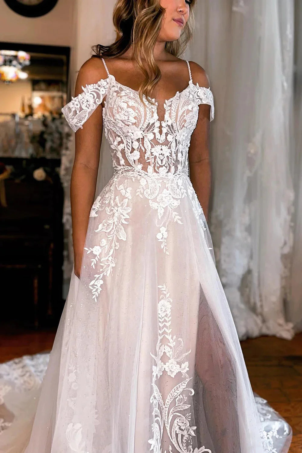 Gorgeous A-Line Cold Sleeves Tulle Lace Beach Wedding Dresses