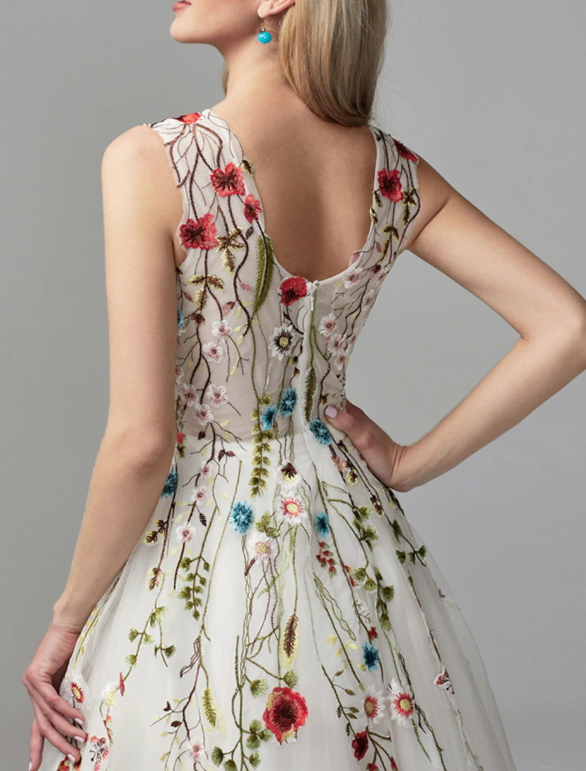 A-Line Prom Dresses Floral Dress Wedding Guest Party Wear Tea Length Sleeveless V Neck Lace with Embroidery Appliques