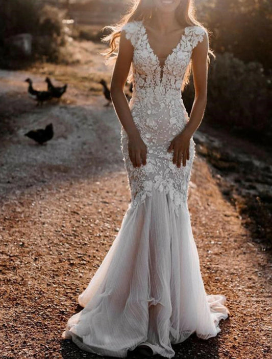 Beach Wedding Dresses Mermaid / Trumpet V Neck Cap Sleeve Court Train Lace Bridal Gowns With Appliques