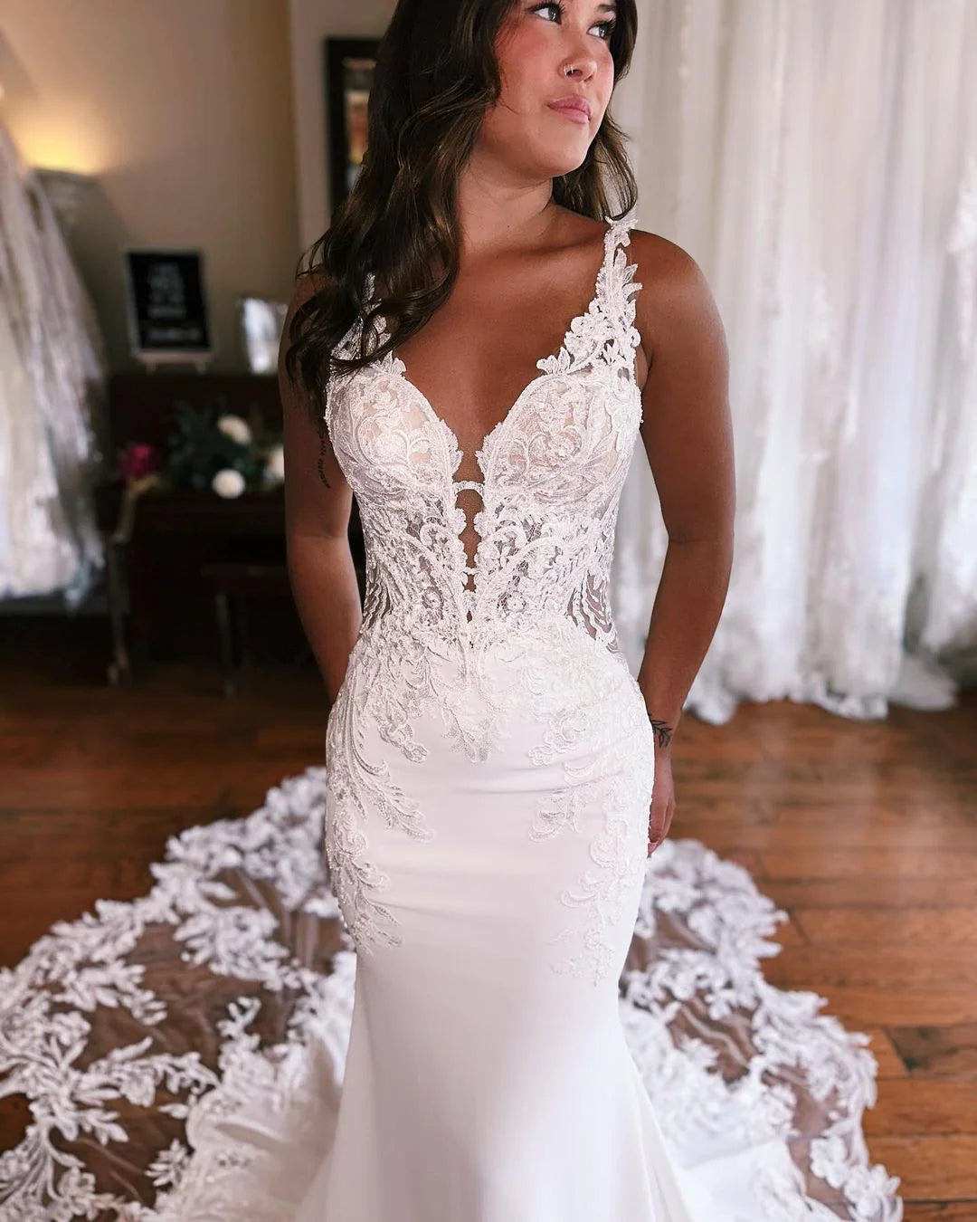 Mermaid V Neck Satin Wedding Dresses with Appliques