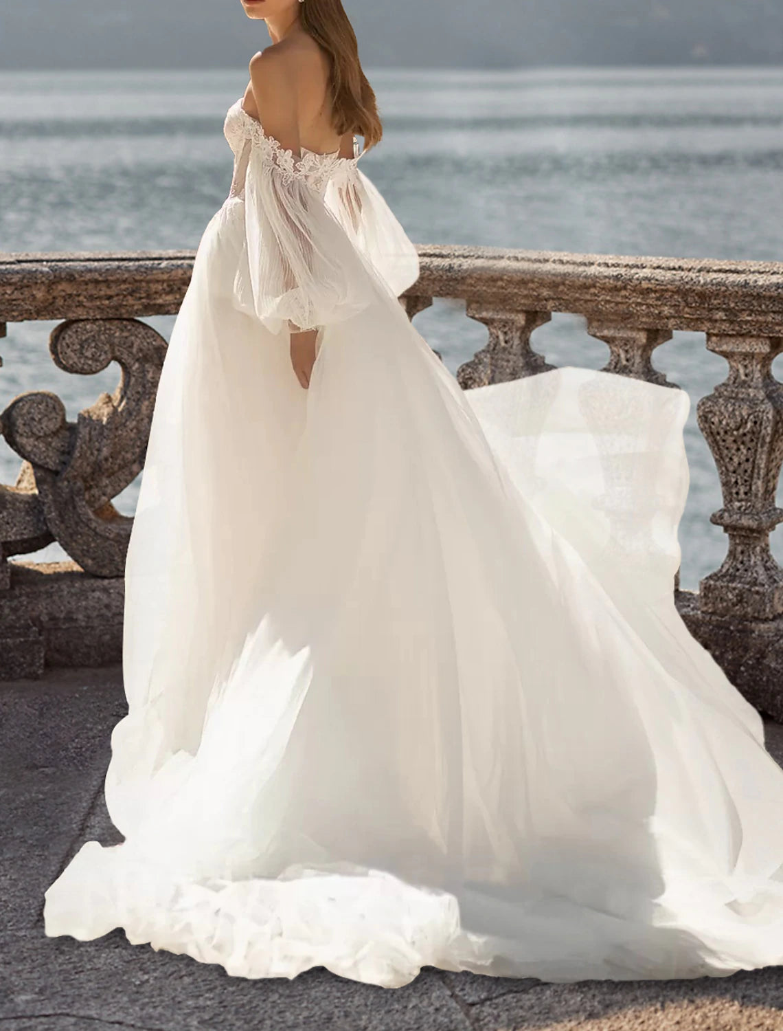 Beach Wedding Dresses A-Line Off Shoulder Long Sleeve Court Train Lace Bridal Gowns With Appliques Split Front