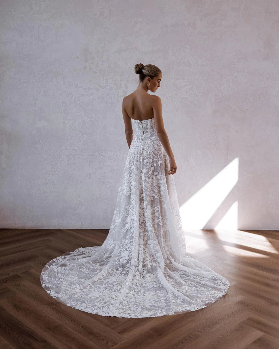 Fairy A Line Sweetheart Lace Wedding Dresses with Appliques