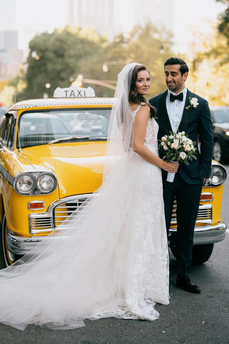 Beautiful A-Line Scoop Neck White Tulle Wedding Dresses with Appliques