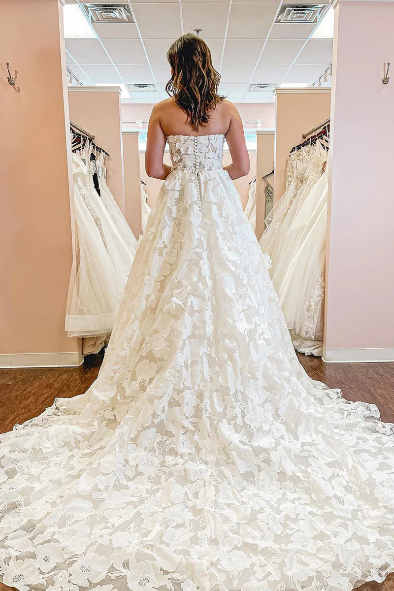 A-Line Strapless Floral Lace Wedding Dresses