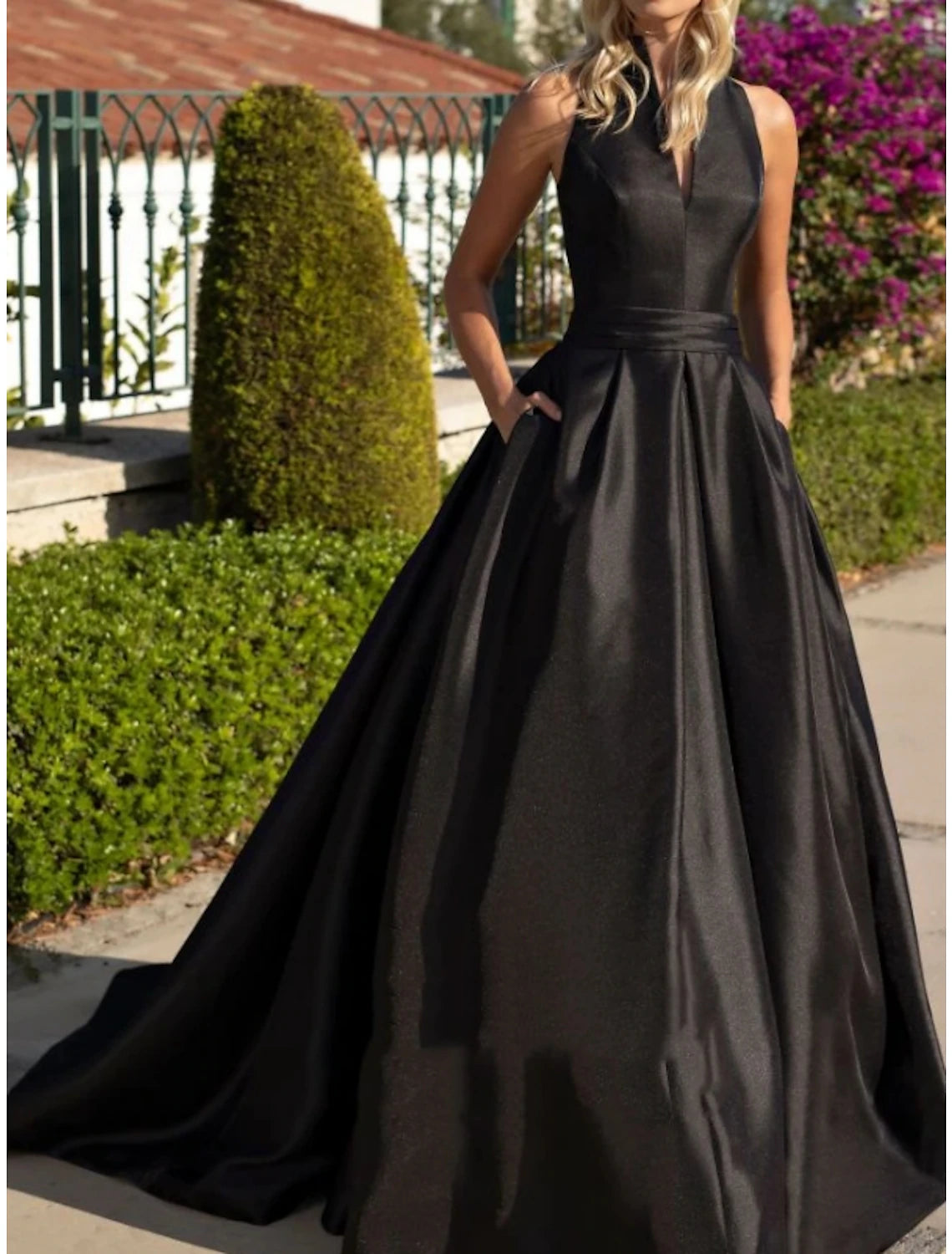 A-Line Evening Gown Elegant Dress Formal Fall Sweep / Brush Train Sleeveless V Neck Satin with Pleats