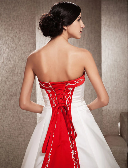 Open Back Wedding Dresses Sweep / Brush Train Ball Gown Strapless Strapless Satin With Embroidery Appliques  Bridal Gowns