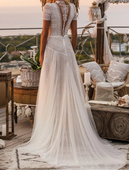 Beach Boho Wedding Dresses A-Line Illusion Neck Short Sleeve Court Train Lace Bridal Gowns With Appliques