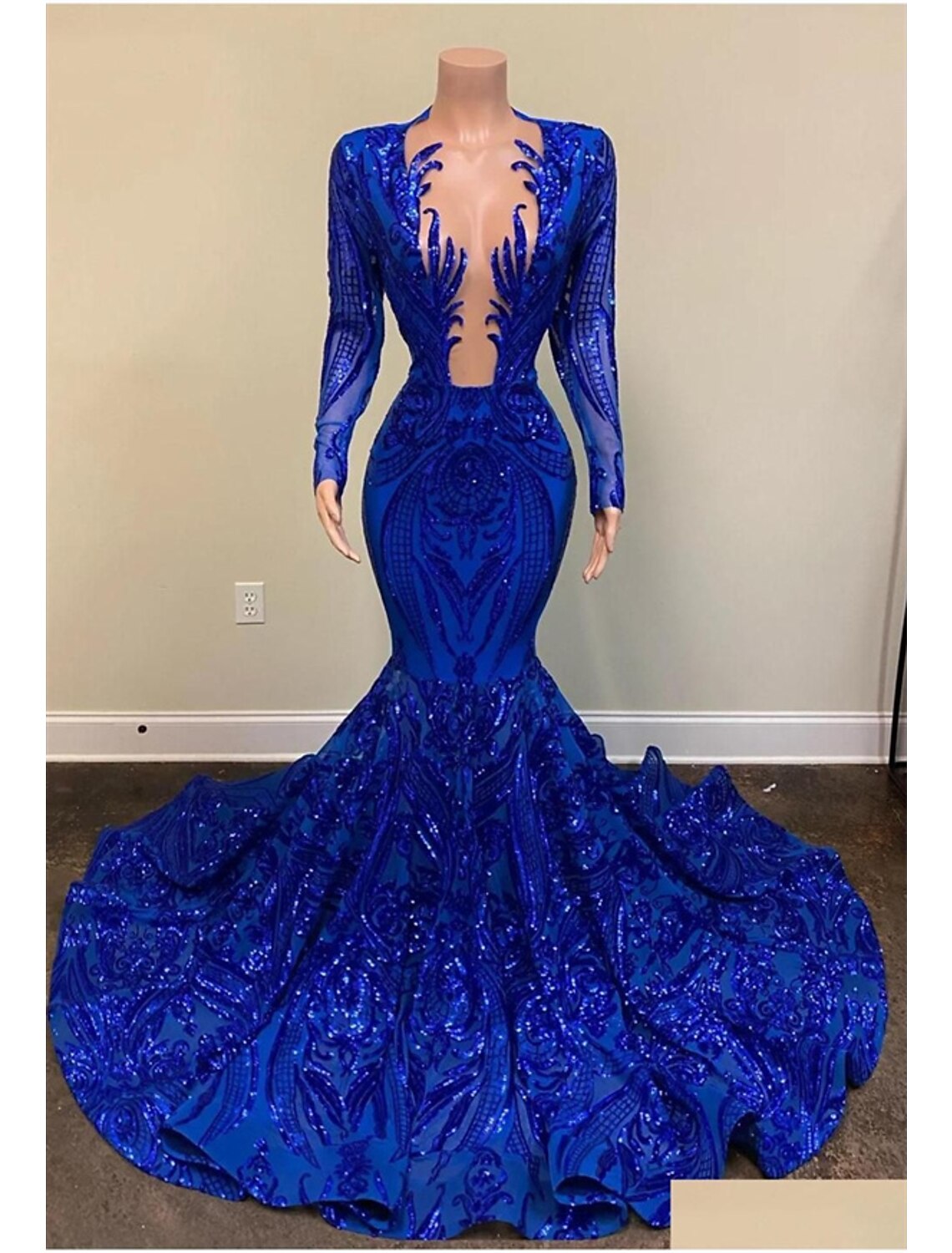 Mermaid / Trumpet Evening Gown Sparkle & Shine Dress Carnival Formal Court Train Long Sleeve V Neck African American Sequined with Beading Sequin