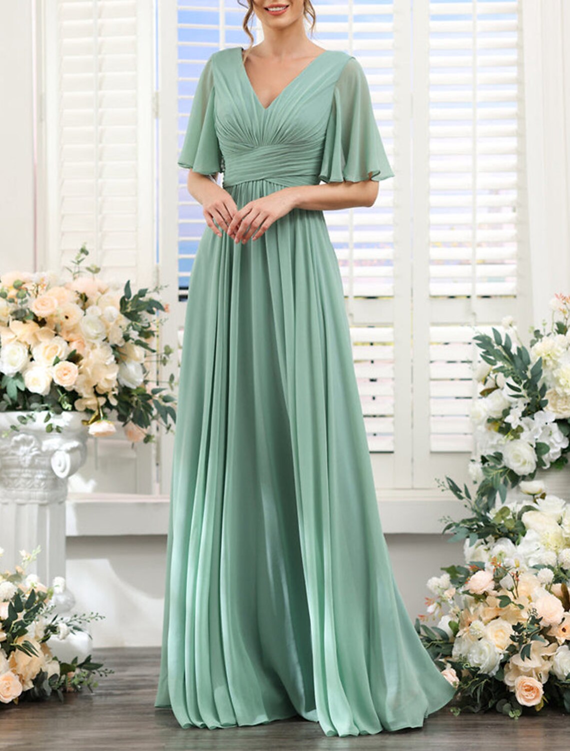 A-Line Bridesmaid Dress V Neck Short Sleeve Elegant Floor Length Chiffon with Split Front / Ruching