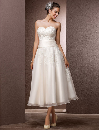 Hall Wedding Dresses A-Line Illusion Neck Sleeveless Tea Length Lace Bridal Gowns With Pearl Beading